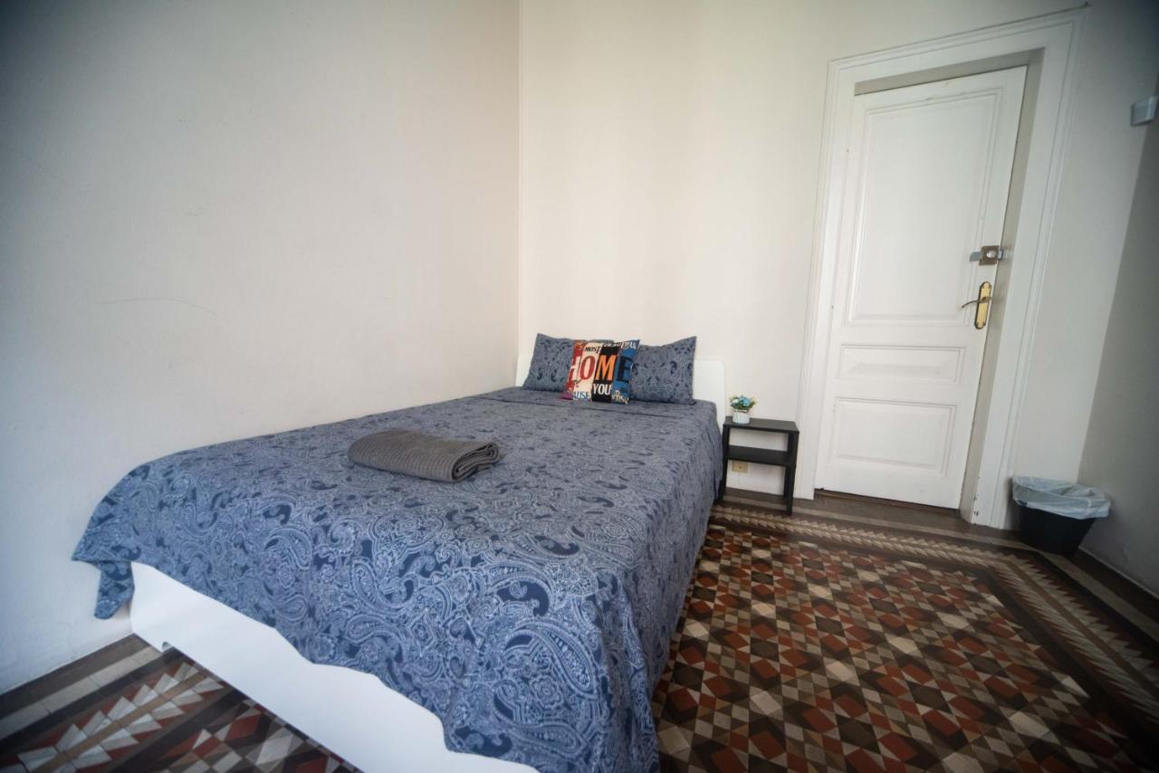 By Urquinaona Rooms Barcelona Bagian luar foto