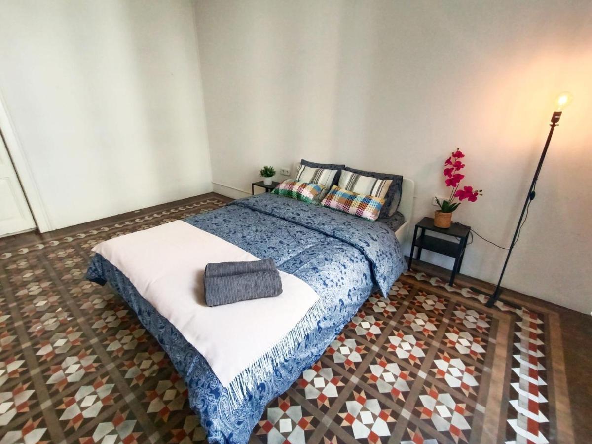 By Urquinaona Rooms Barcelona Bagian luar foto