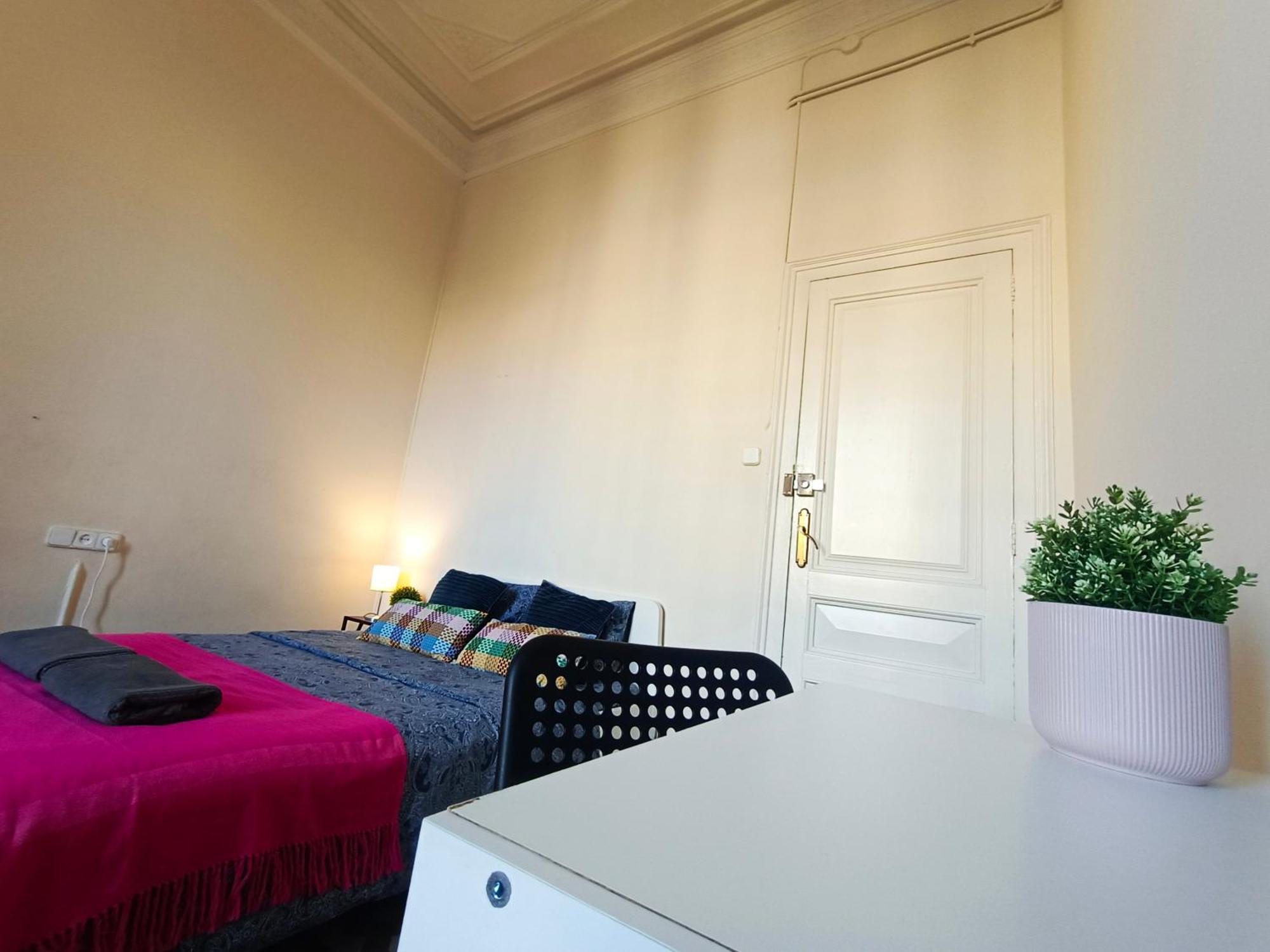 By Urquinaona Rooms Barcelona Bagian luar foto